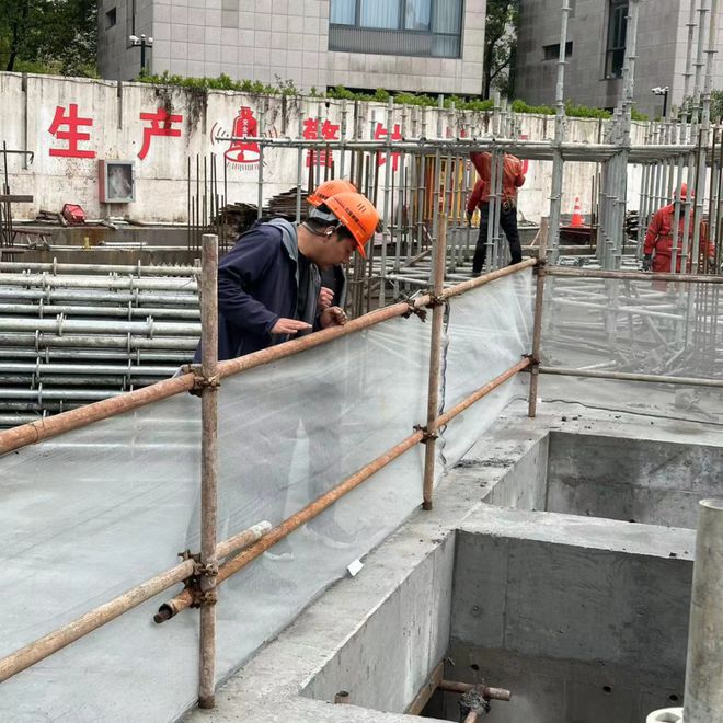 防汛备汛工作 普陀区防汛办检查岚皋南排水系统初雨调蓄池新建工