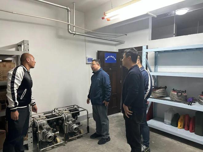 防汛备汛工作 杨浦区防汛办开展街道和水务工程物资储备检查(图2)