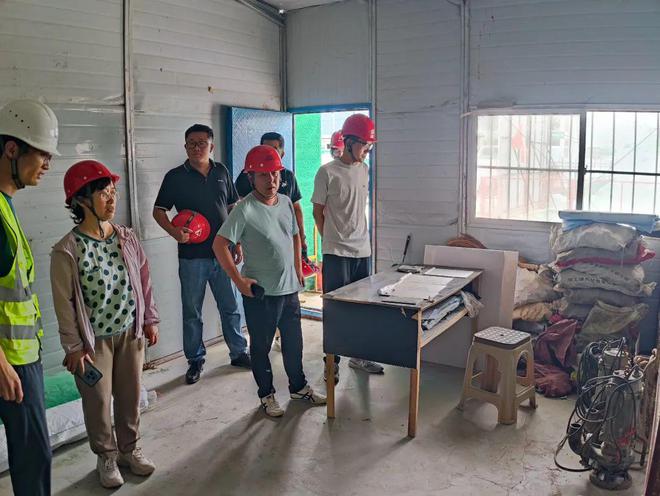 开云kaiyun官网德城区建设局开展建筑安全管理、起重机械、基坑工程、防汛防台风专项检查(图2)